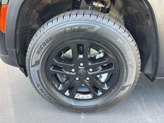 used 2022 Jeep Grand Cherokee car, priced at $22,900