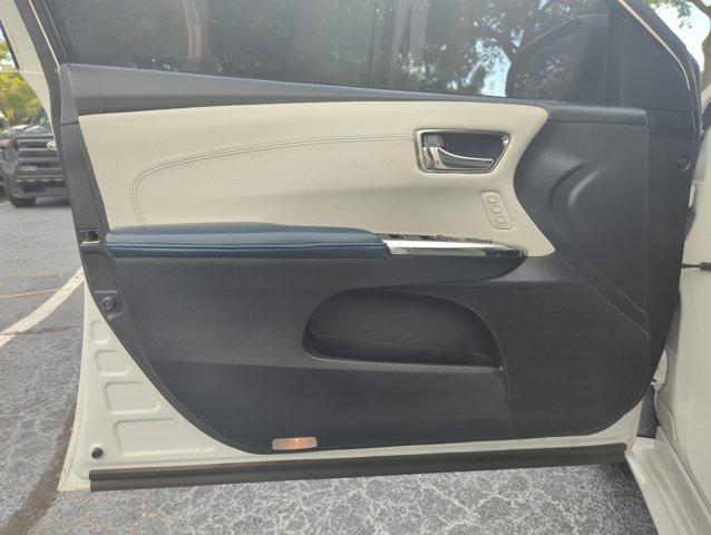 used 2015 Toyota Avalon Hybrid car, priced at $13,999