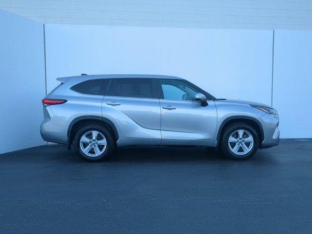 used 2023 Toyota Highlander car, priced at $33,999