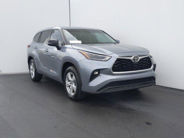 used 2021 Toyota Highlander car, priced at $29,998