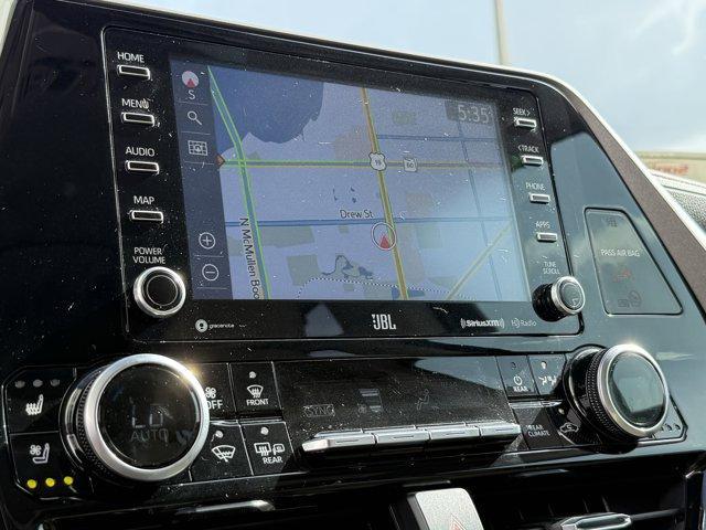 used 2021 Toyota Highlander car, priced at $34,999
