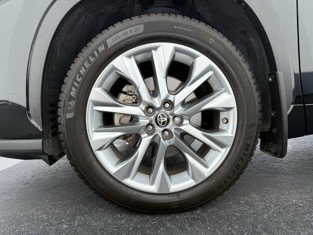 used 2021 Toyota Highlander car, priced at $34,999