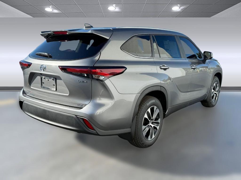 new 2025 Toyota Highlander Hybrid car, priced at $49,822
