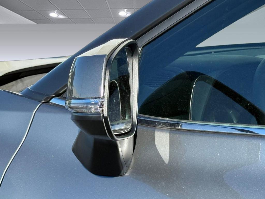 new 2025 Toyota Highlander Hybrid car, priced at $49,822