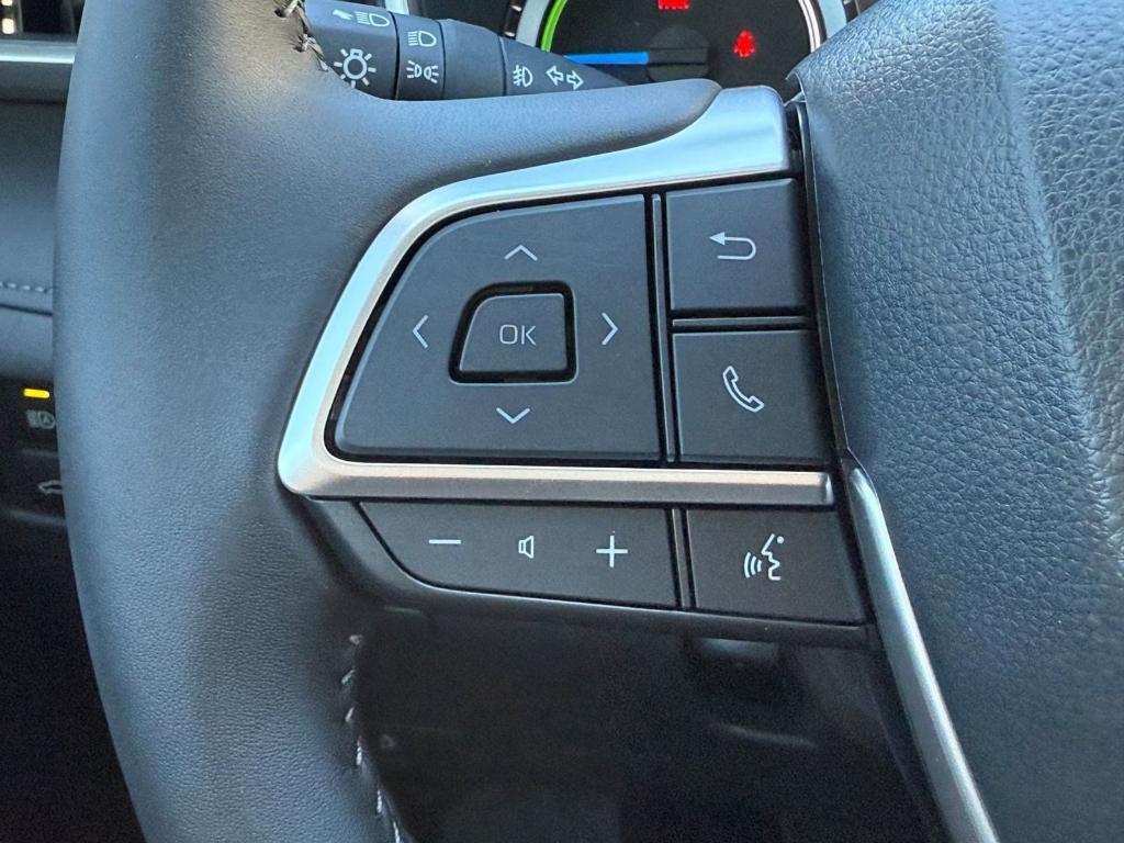 new 2025 Toyota Highlander Hybrid car, priced at $49,822