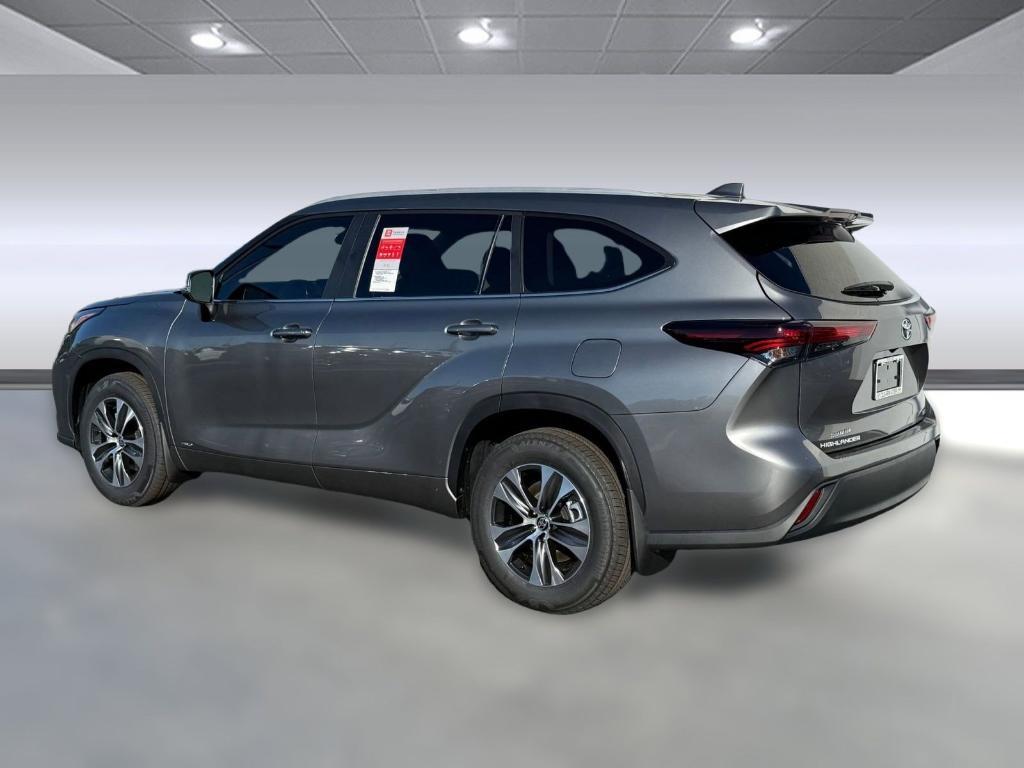 new 2025 Toyota Highlander Hybrid car, priced at $49,822