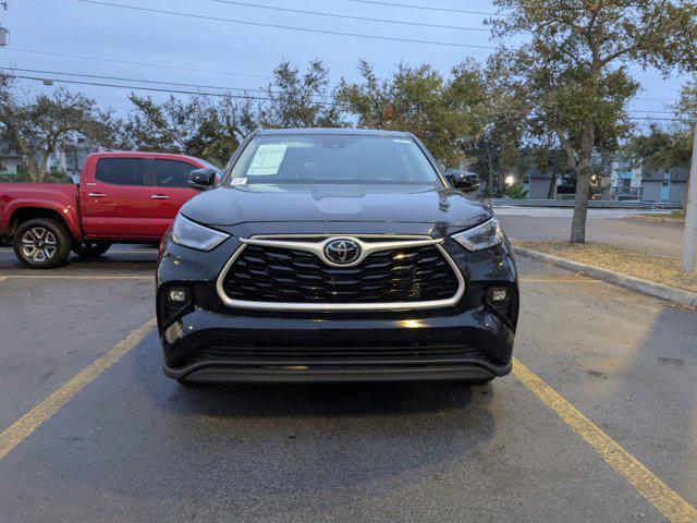 used 2024 Toyota Highlander car, priced at $34,999