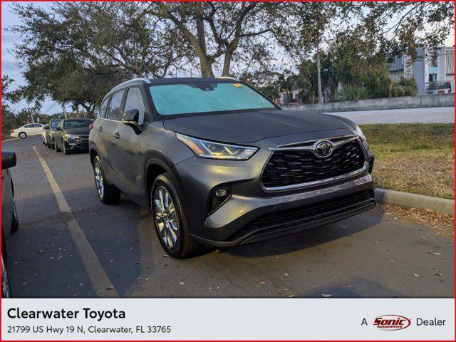 used 2023 Toyota Highlander car, priced at $43,999