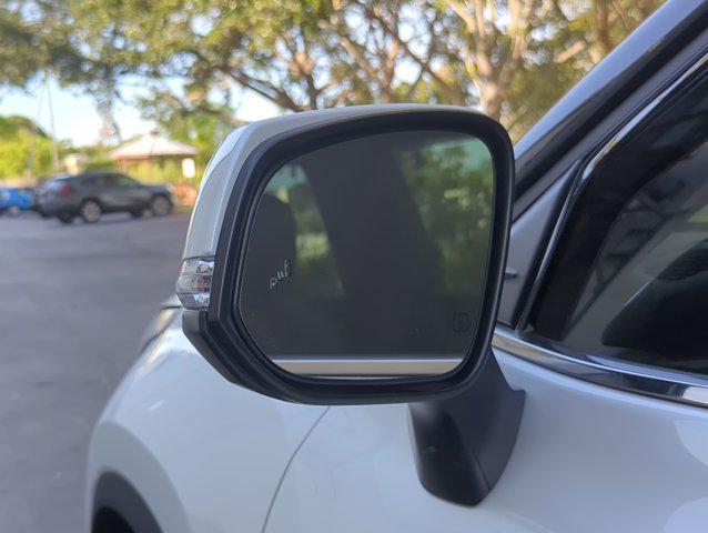 used 2022 Toyota Highlander Hybrid car, priced at $43,999