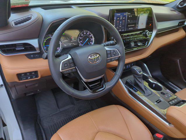 used 2022 Toyota Highlander Hybrid car, priced at $43,999
