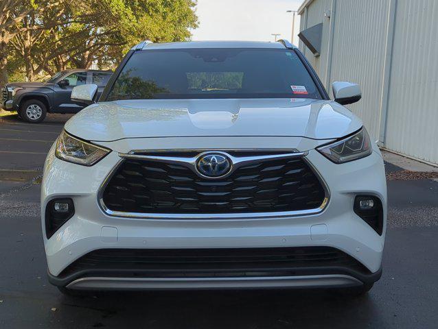 used 2022 Toyota Highlander Hybrid car, priced at $43,999