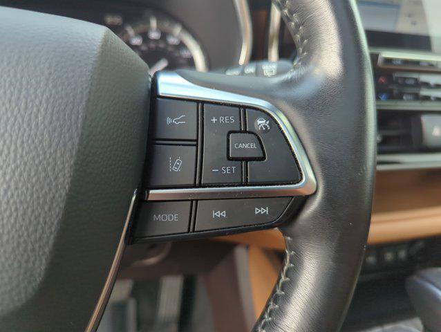 used 2021 Toyota Highlander car, priced at $29,996