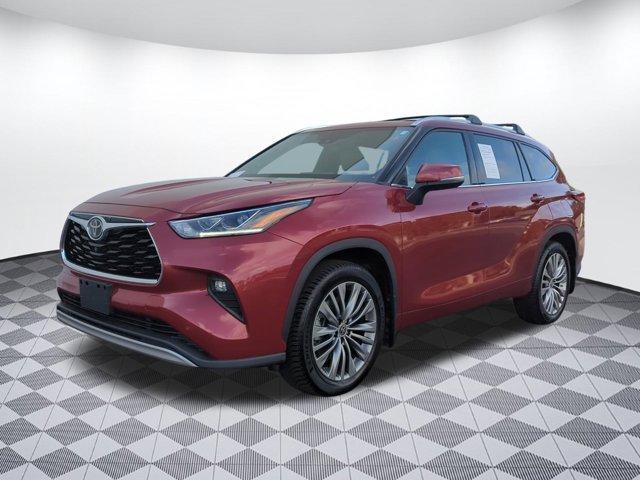 used 2021 Toyota Highlander car, priced at $31,998