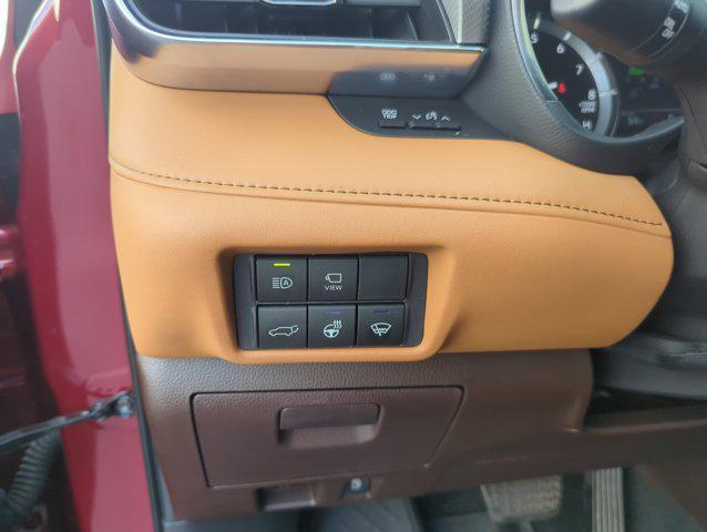 used 2021 Toyota Highlander car, priced at $29,996