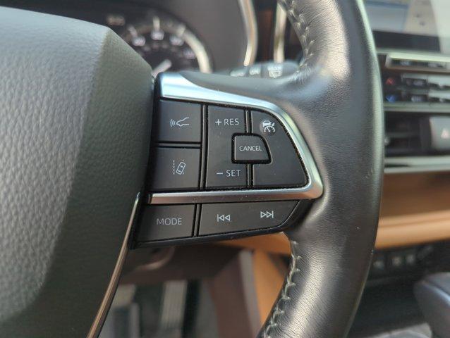 used 2021 Toyota Highlander car, priced at $31,998