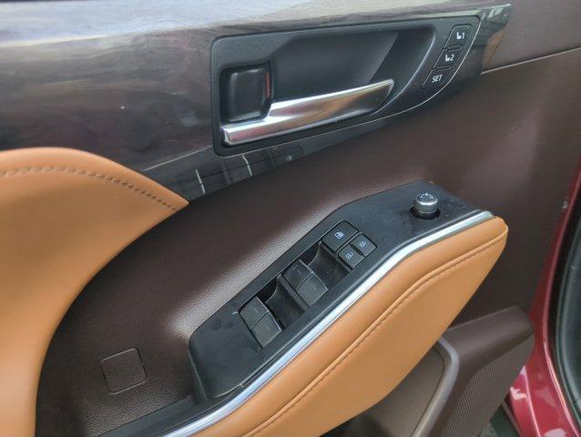 used 2021 Toyota Highlander car, priced at $31,998