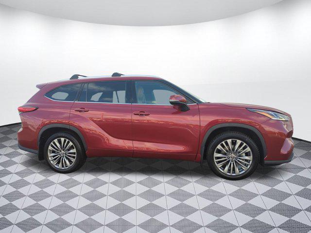 used 2021 Toyota Highlander car, priced at $29,996