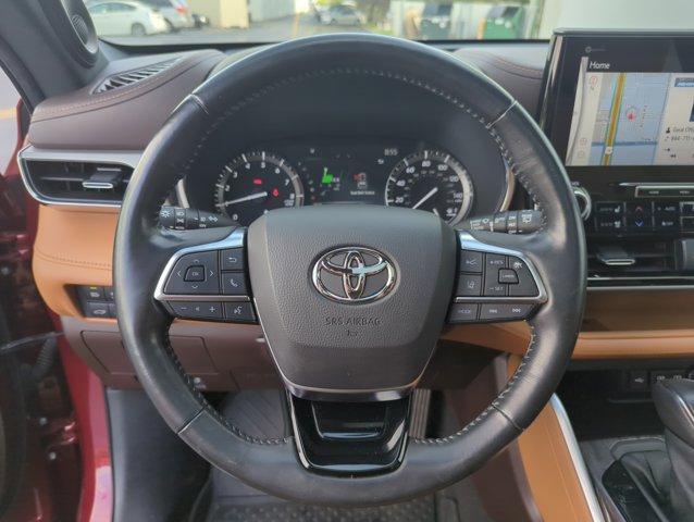 used 2021 Toyota Highlander car, priced at $31,998
