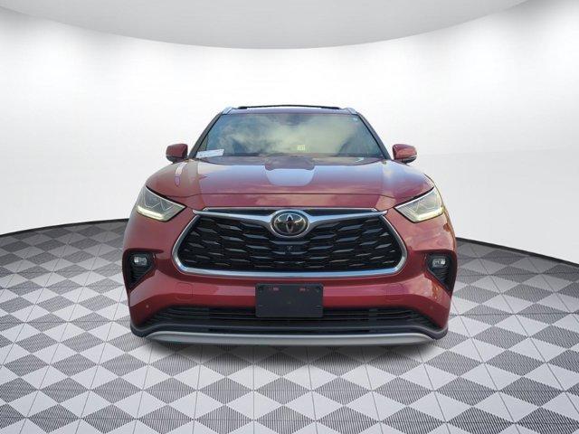 used 2021 Toyota Highlander car, priced at $31,998