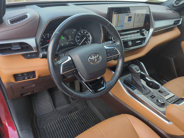 used 2021 Toyota Highlander car, priced at $29,996