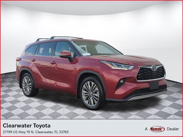 used 2021 Toyota Highlander car, priced at $31,998
