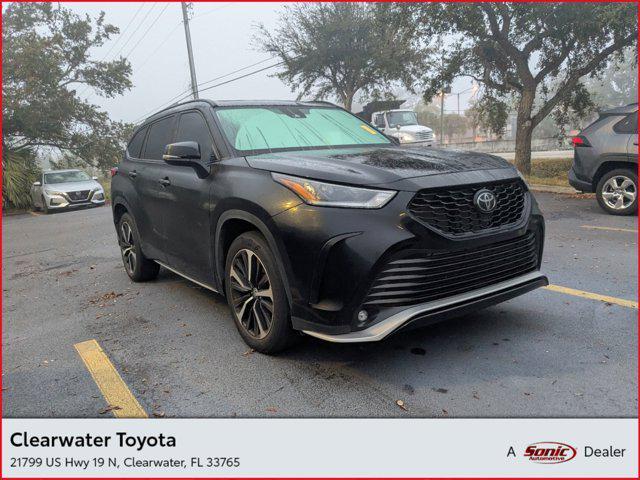 used 2022 Toyota Highlander car, priced at $34,999