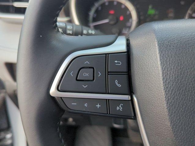 used 2023 Toyota Highlander car, priced at $34,999