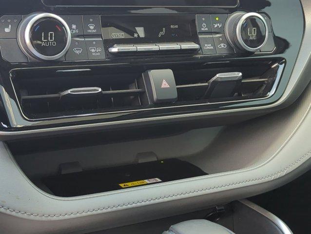 used 2023 Toyota Highlander car, priced at $34,999