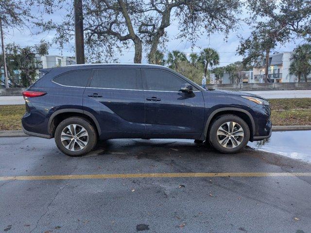 used 2020 Toyota Highlander car, priced at $28,999