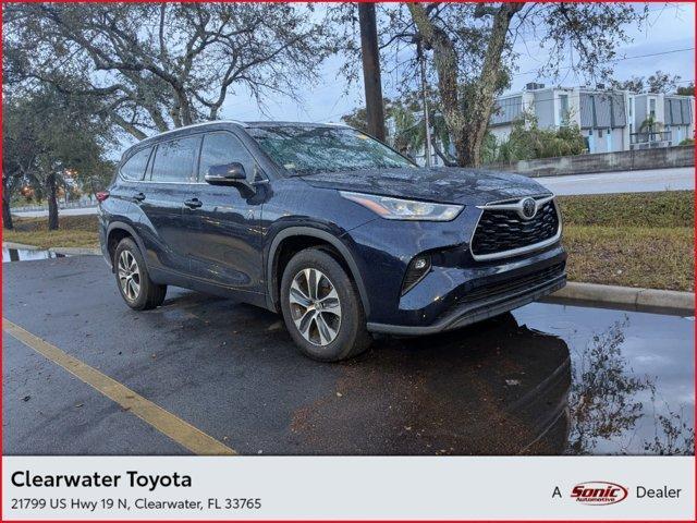 used 2020 Toyota Highlander car, priced at $28,999