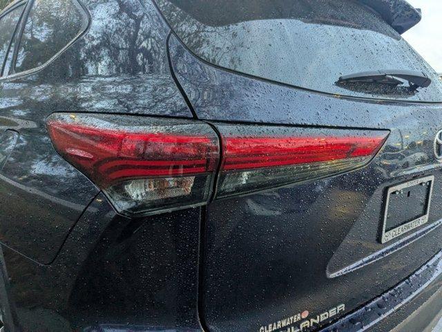 used 2020 Toyota Highlander car, priced at $28,999