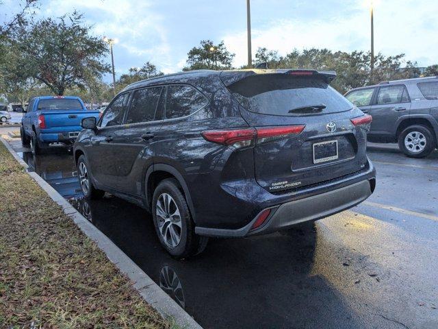 used 2020 Toyota Highlander car, priced at $28,999