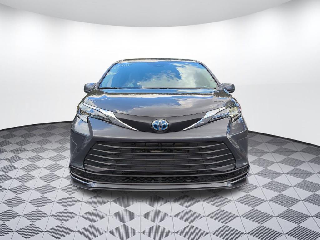 new 2025 Toyota Sienna car, priced at $42,237
