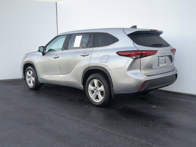 used 2024 Toyota Highlander car, priced at $33,997