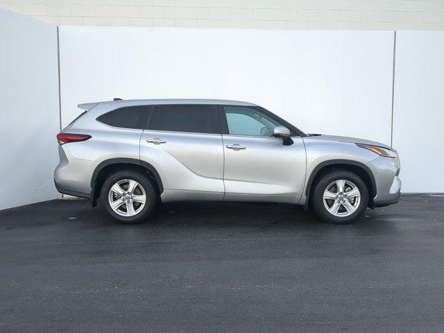 used 2024 Toyota Highlander car, priced at $33,997