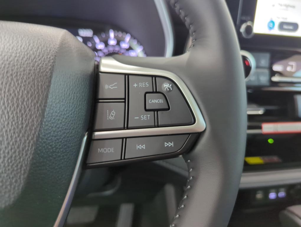 new 2025 Toyota Highlander car, priced at $47,819