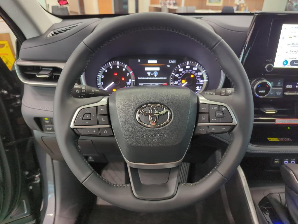 new 2025 Toyota Highlander car, priced at $47,819