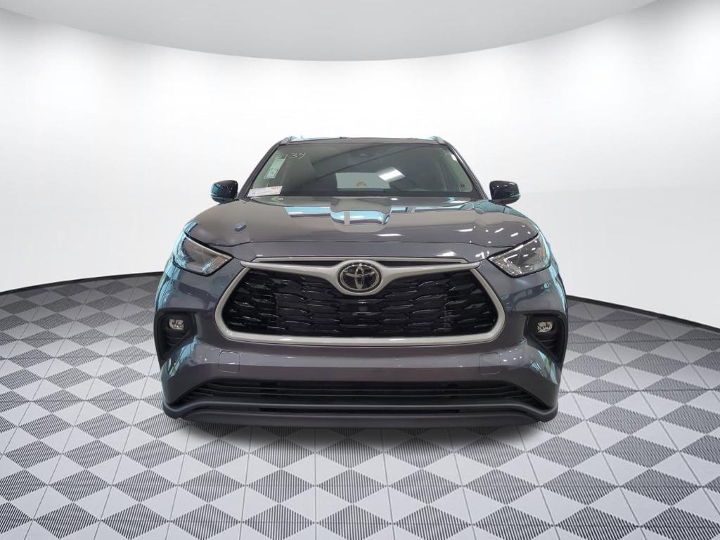 new 2025 Toyota Highlander car, priced at $47,819