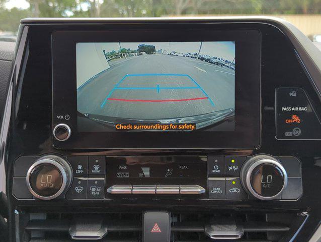 used 2024 Toyota Highlander car, priced at $35,499