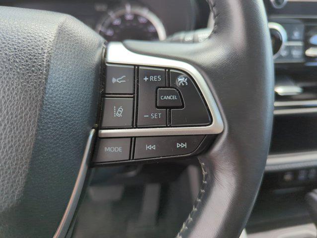 used 2024 Toyota Highlander car, priced at $35,499