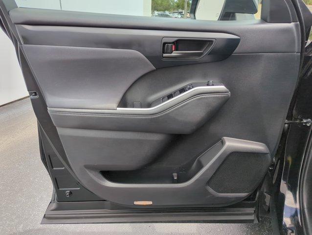 used 2024 Toyota Highlander car, priced at $32,997