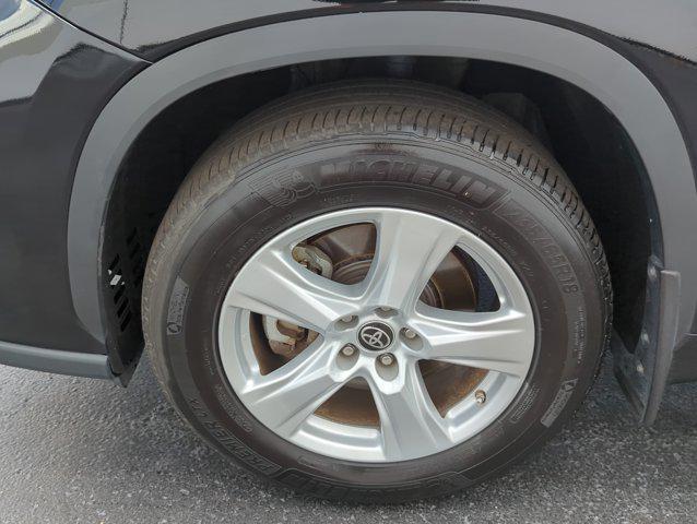 used 2024 Toyota Highlander car, priced at $35,499