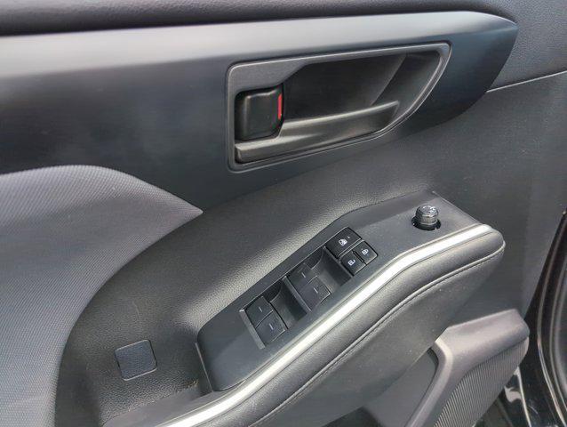 used 2024 Toyota Highlander car, priced at $35,499