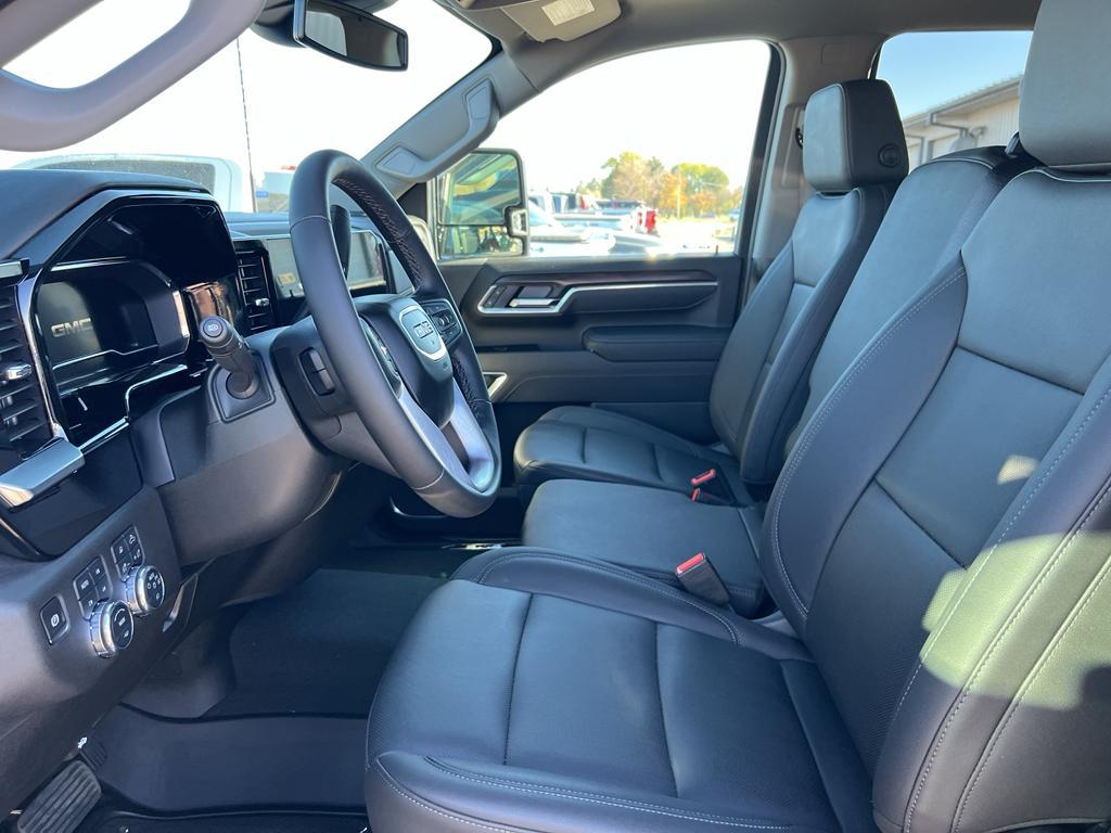 new 2025 GMC Sierra 3500 car, priced at $81,004