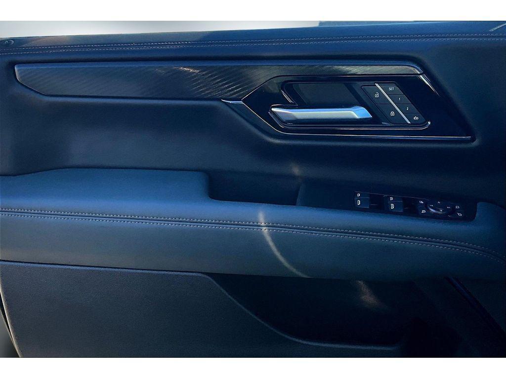 used 2025 GMC Yukon XL car, priced at $78,995