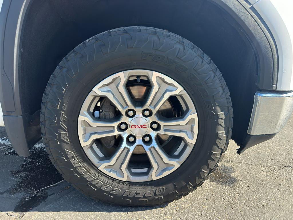 used 2022 GMC Sierra 1500 car, priced at $35,995