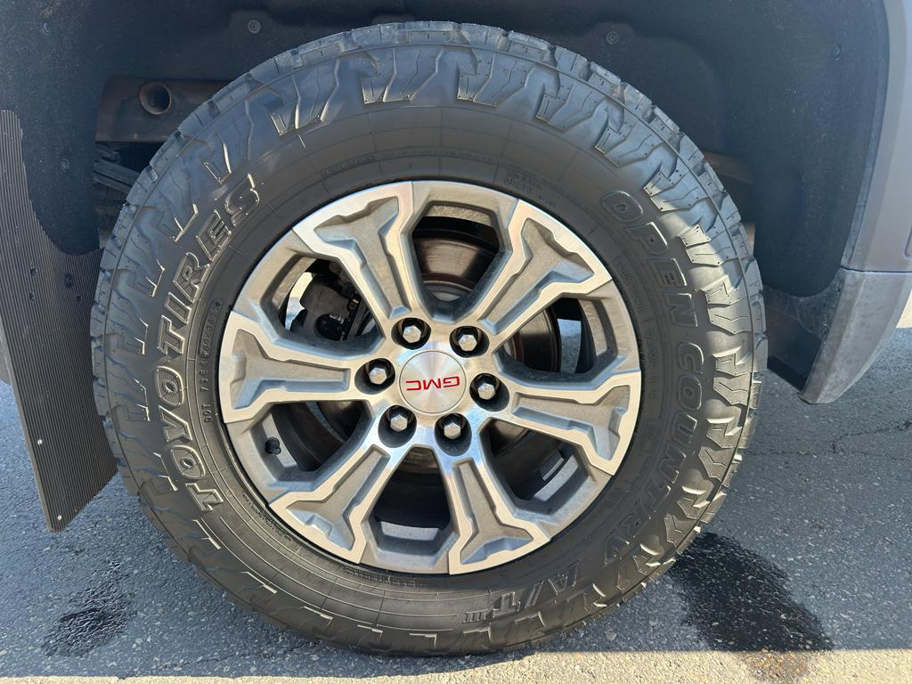 used 2022 GMC Sierra 1500 car, priced at $35,995