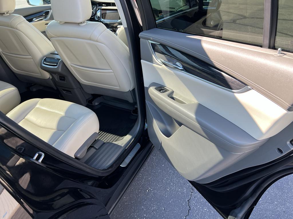 used 2022 Cadillac XT6 car, priced at $36,595