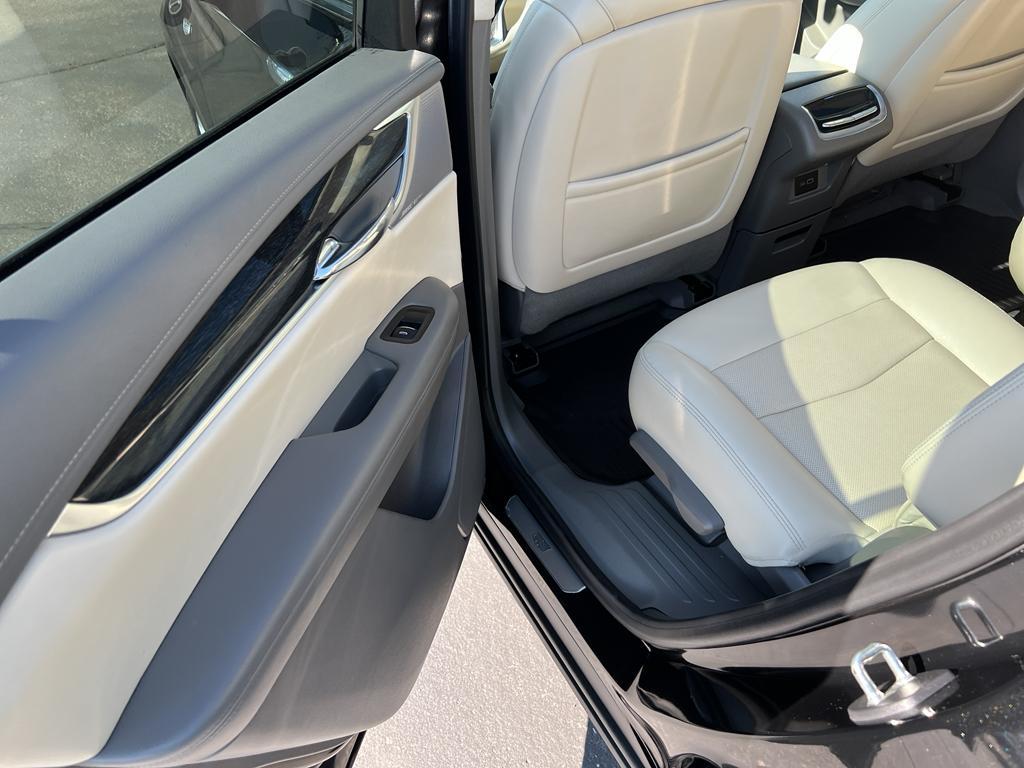 used 2022 Cadillac XT6 car, priced at $36,595