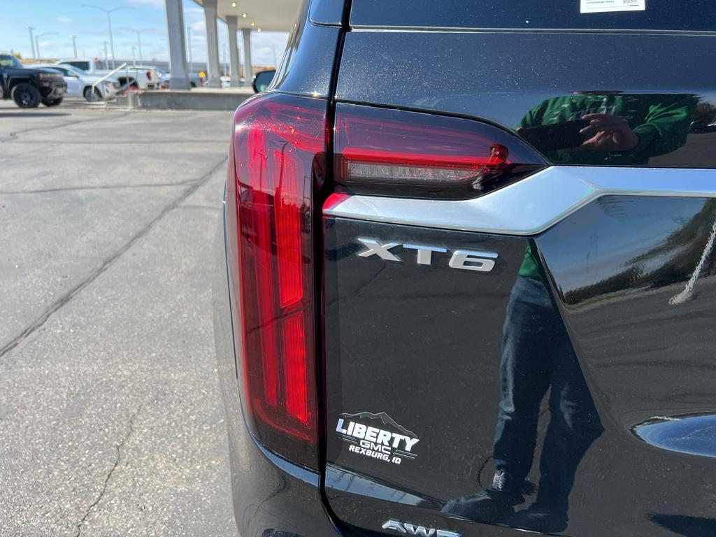 used 2022 Cadillac XT6 car, priced at $36,595